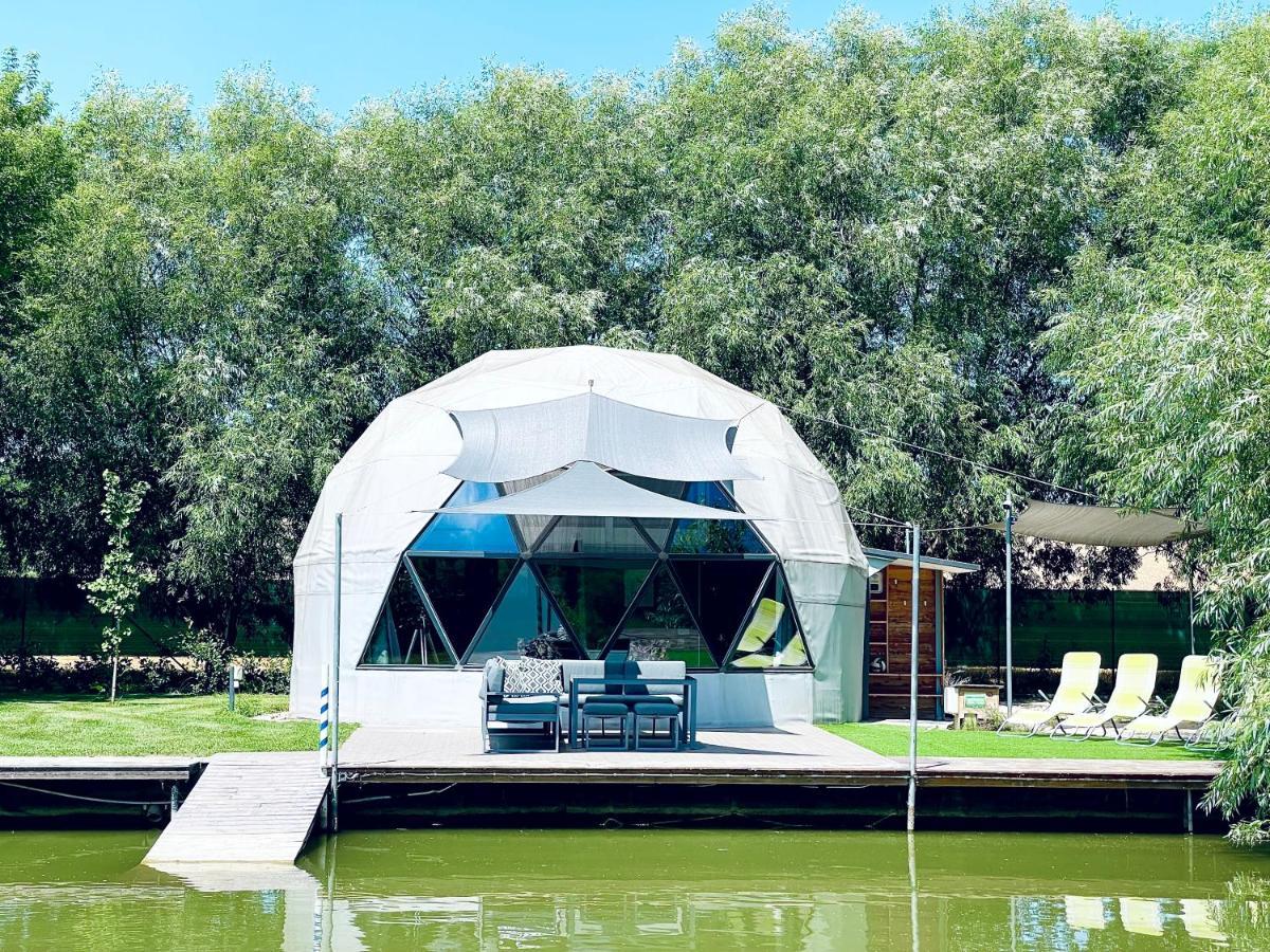 Domeglamping At Fishinglake Sagvar Exterior foto