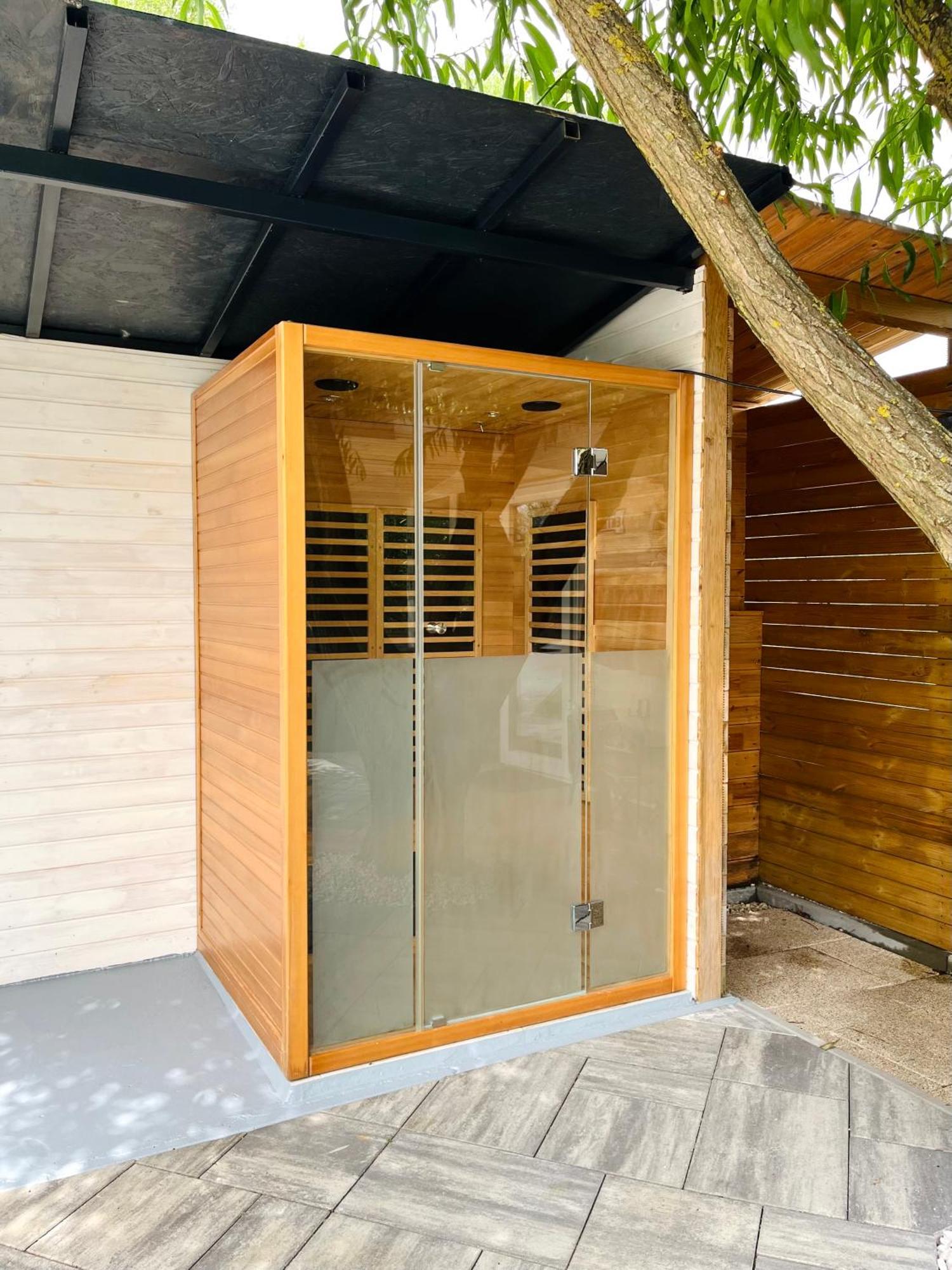 Domeglamping At Fishinglake Sagvar Exterior foto