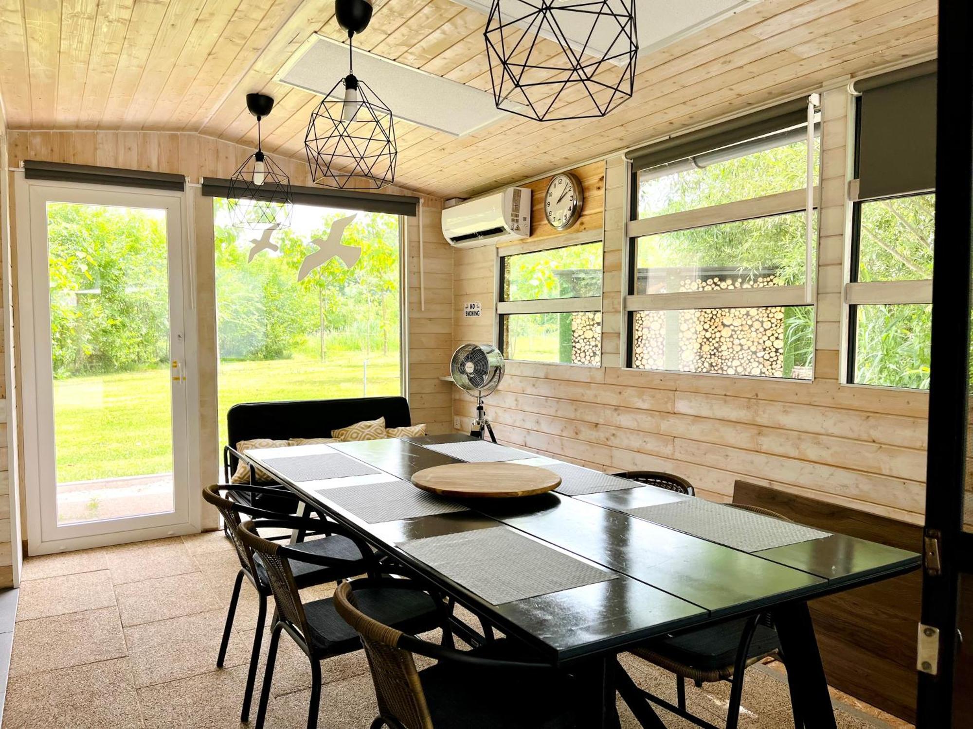 Domeglamping At Fishinglake Sagvar Exterior foto